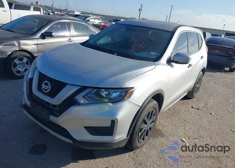 2017 Nissan Rogue S z USA, uszkodzony, nr VIN KNMAT2MV2HP516439